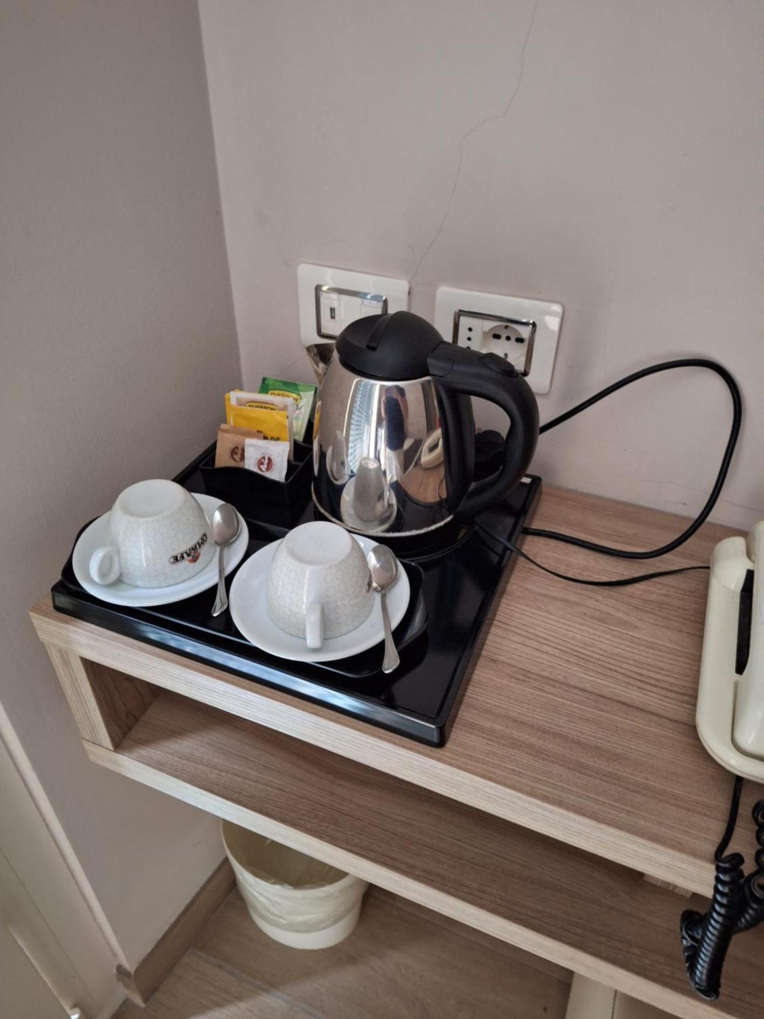 丹尼利拉卡斯特拉纳酒店 布雷佐内加尔达 外观 照片